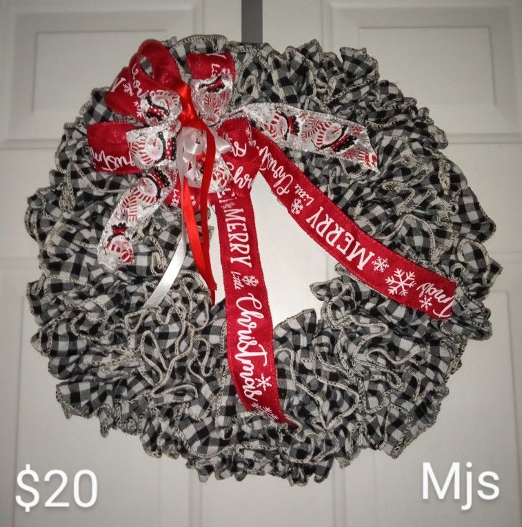 Christmas Wreaths And Center / Window Swag's
