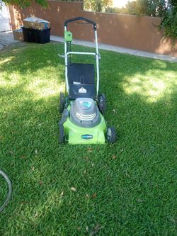 Greenworks Electric Lawn Mower