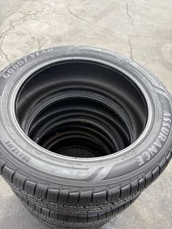 Goodyear 235/55/R20