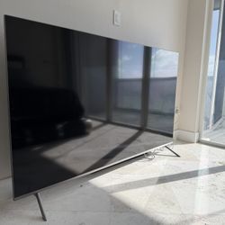 Samsung Samsung 82" Class 4K Smart LED TV (UN82MU8000F)