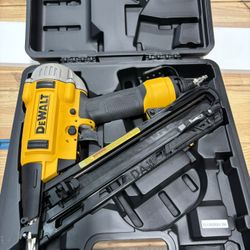 Dewalt 15g Brad Nailer Nail Gun