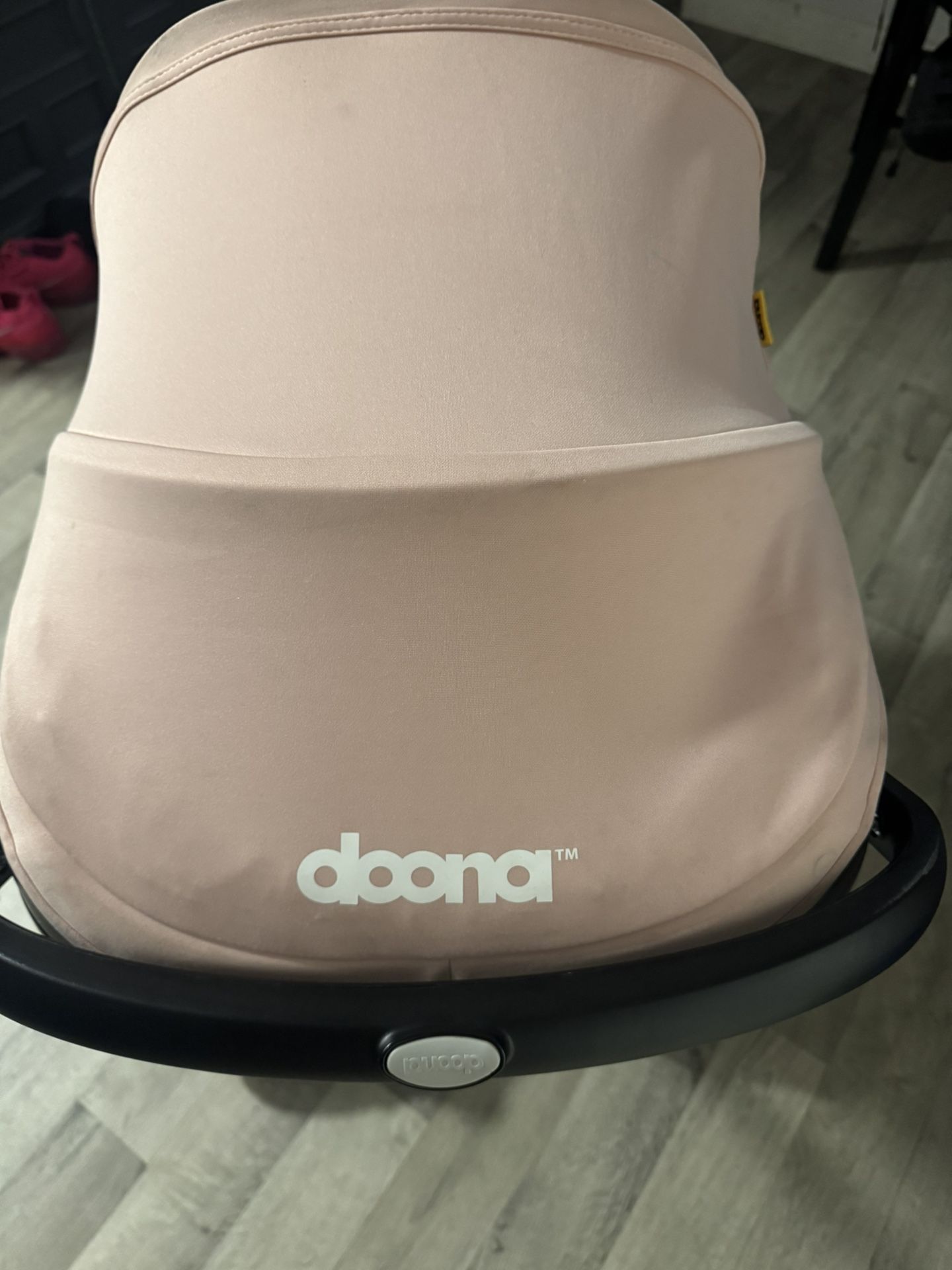 Doona Infant Car seat W/base