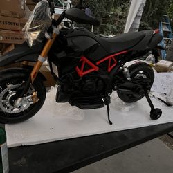 12V Kids Ride on Aprilia Motorcycle, Battery Powered Vehicle for Kids Outdoor Motorbike 
