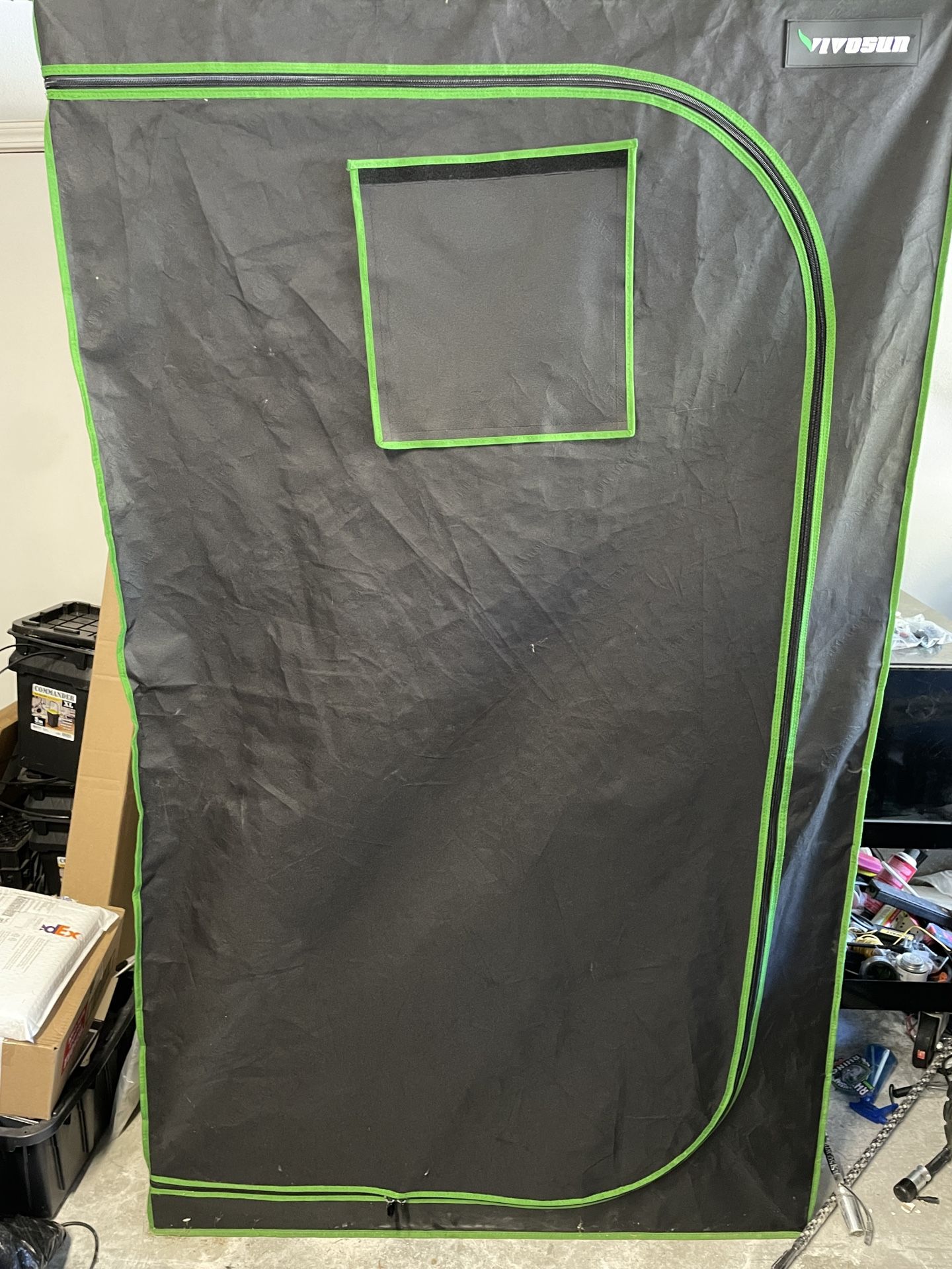 Vivosun 4x4x8 RFt Grow Tent