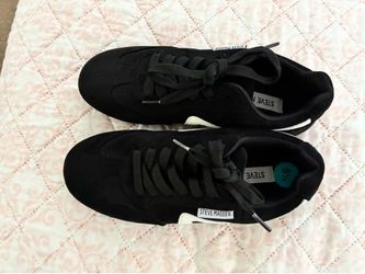 STEVE MADDEN Girls size 5 1/2 SHOES NEW!!