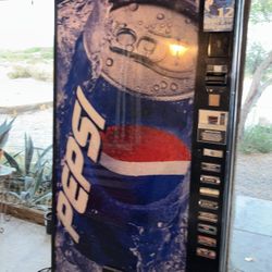 Pepsi Vending Machine by CoinCo 6 Flavors 12oz Cans