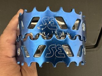 Blue SE Bikes Bear Trap Pedals