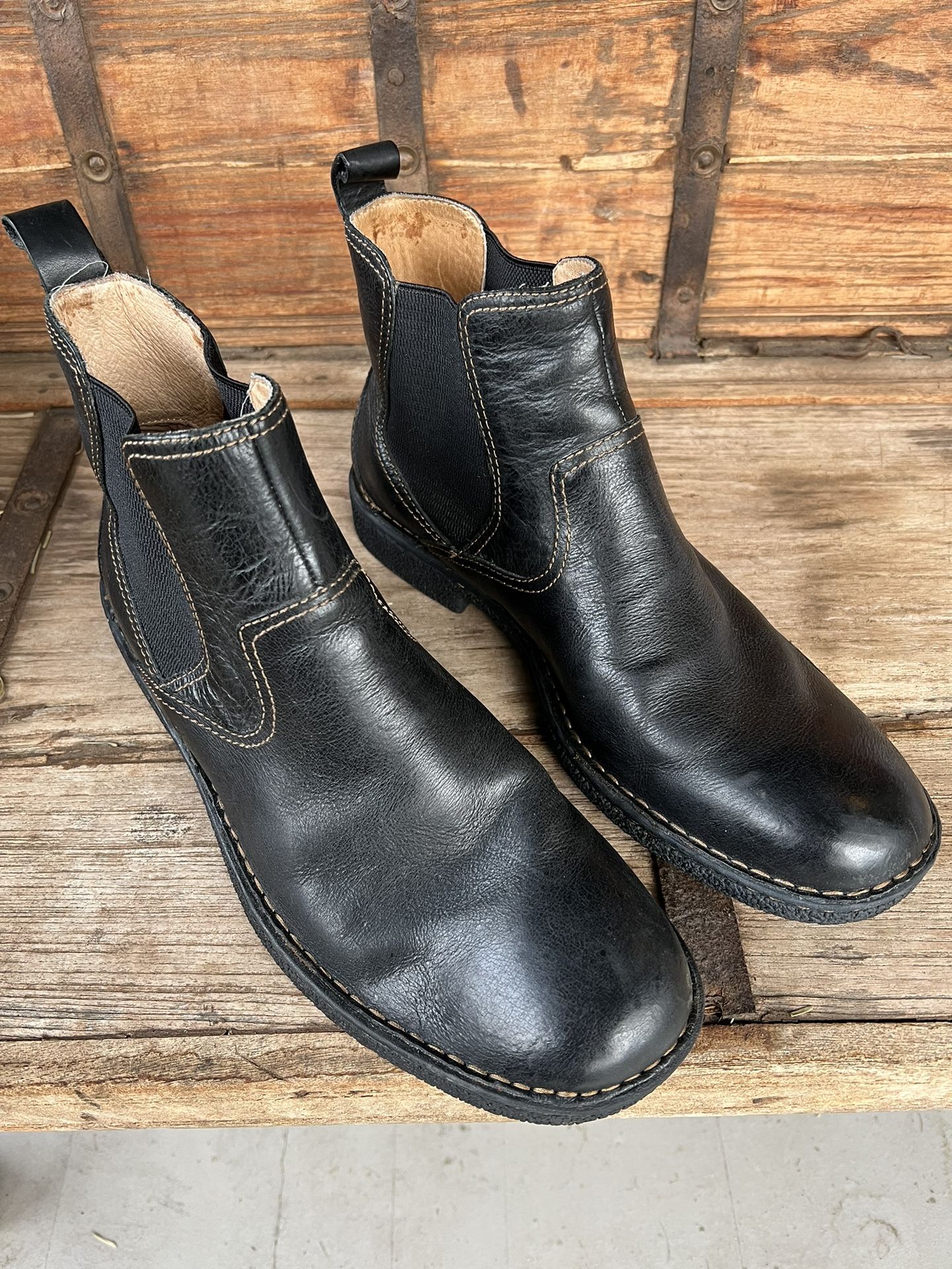 Born hemlock hotsell boots