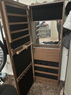 Jewelry Cabinet With Mirror