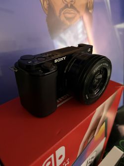 Sony ZV-E10 w/ f3.5-5.6 16-50mm Kit Lens