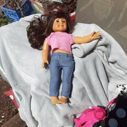 AMERICAN GIRL DOLL