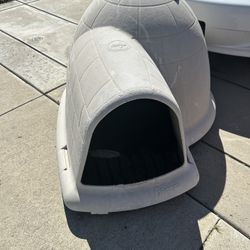 Igloo Dog house