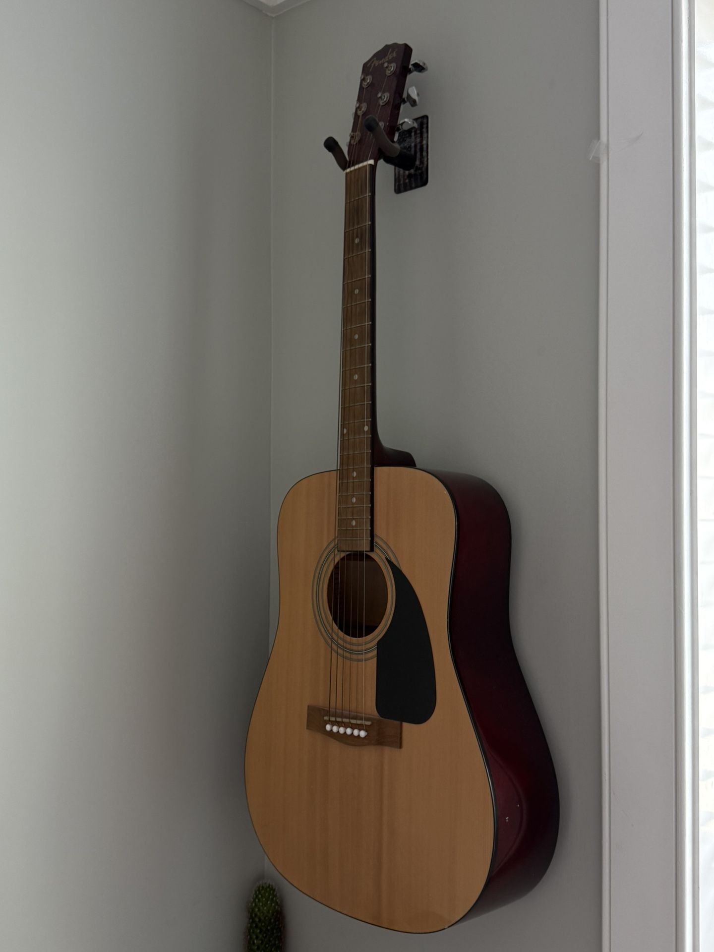 Fender guitar + Ukulele