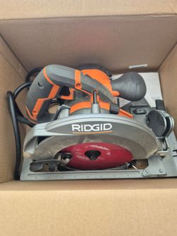RIDGID Corded Circular Saw