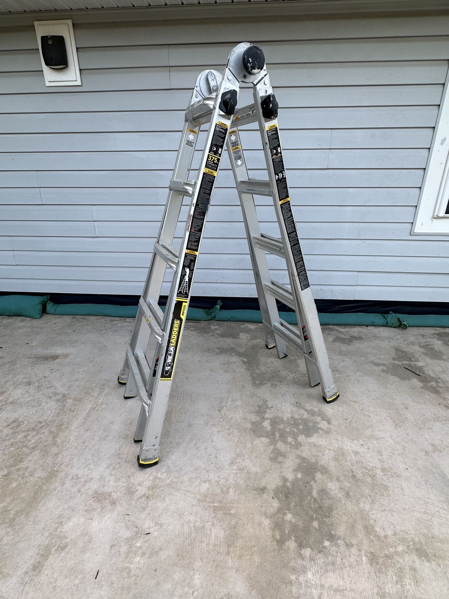 Gorilla MPX22, 22 ft. Reach Multi-Position Ladder