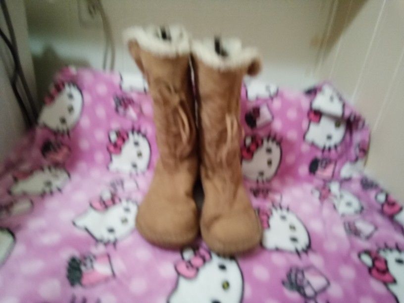 Women Brown AirWalk Short Winter Boots Size 5.5