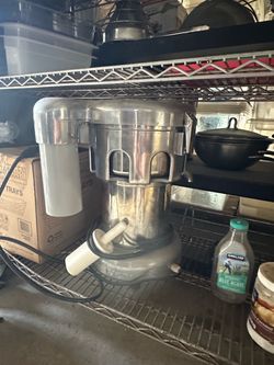Commercial Fruit & Vegetable Juice Extractor – $600