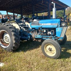 Ford Tractor  3910