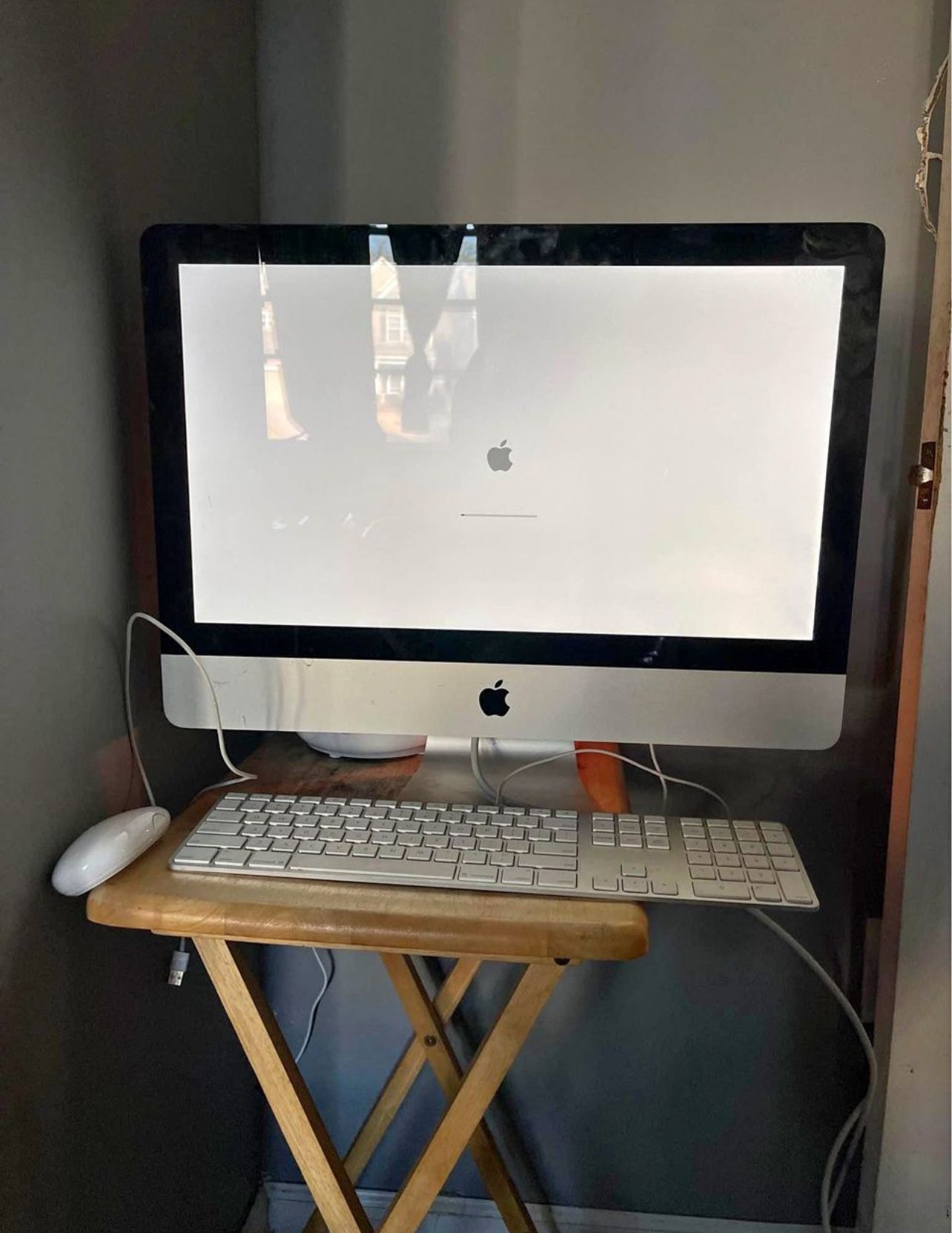 2011 Apple iMac 21.5" Desktop Computer Version 10.11.16