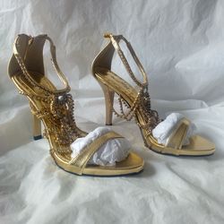 Wild Rose Shoes Heels Size 6.5 Gold