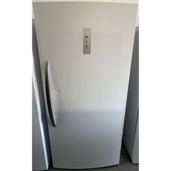 NEW- SCRATCH & DENT! FRIGIDAIRE 20 CU. FT. UPRIGHT FREEZER FFUE2024AW