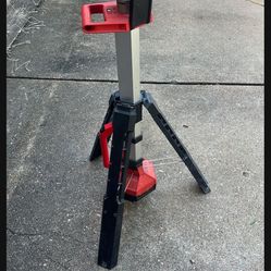 Milwakee Tower Light LED LIGHTS 18volts