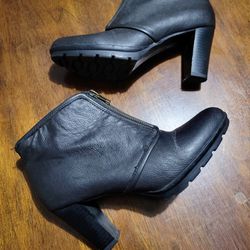 Black Pleather Heeled Booties - Size 7B [Women's]