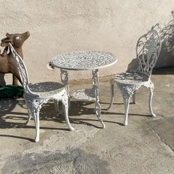 Metal Table With Chairs 