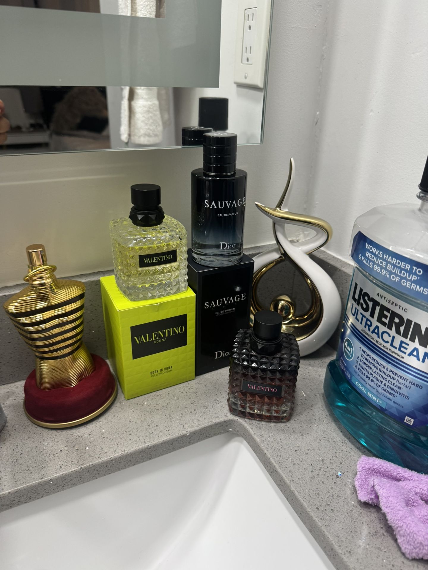 Men and women cologne/perfume
