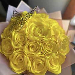 Hermoso Ramo De Rosas Eternas🥰