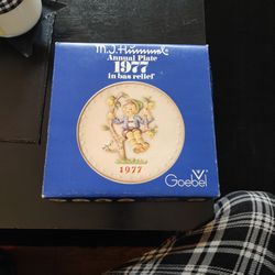 1977.  Hummel Plate