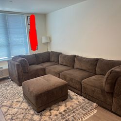 Modular sectional couch 