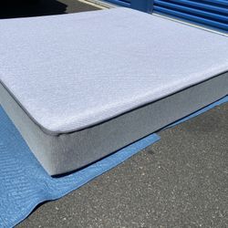 King Size Mattress ! Casper Mattress ! King Mattress ! Free Delivery !