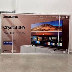 65 “ Samsung Smart 4K CRYSTAL HDR TV