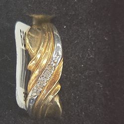 Gold ring
