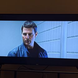 onn. 55” Class 4K UHD (2160P) LED Roku Smart Television HDR