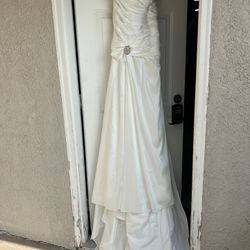 Wedding Dress. Never Worn