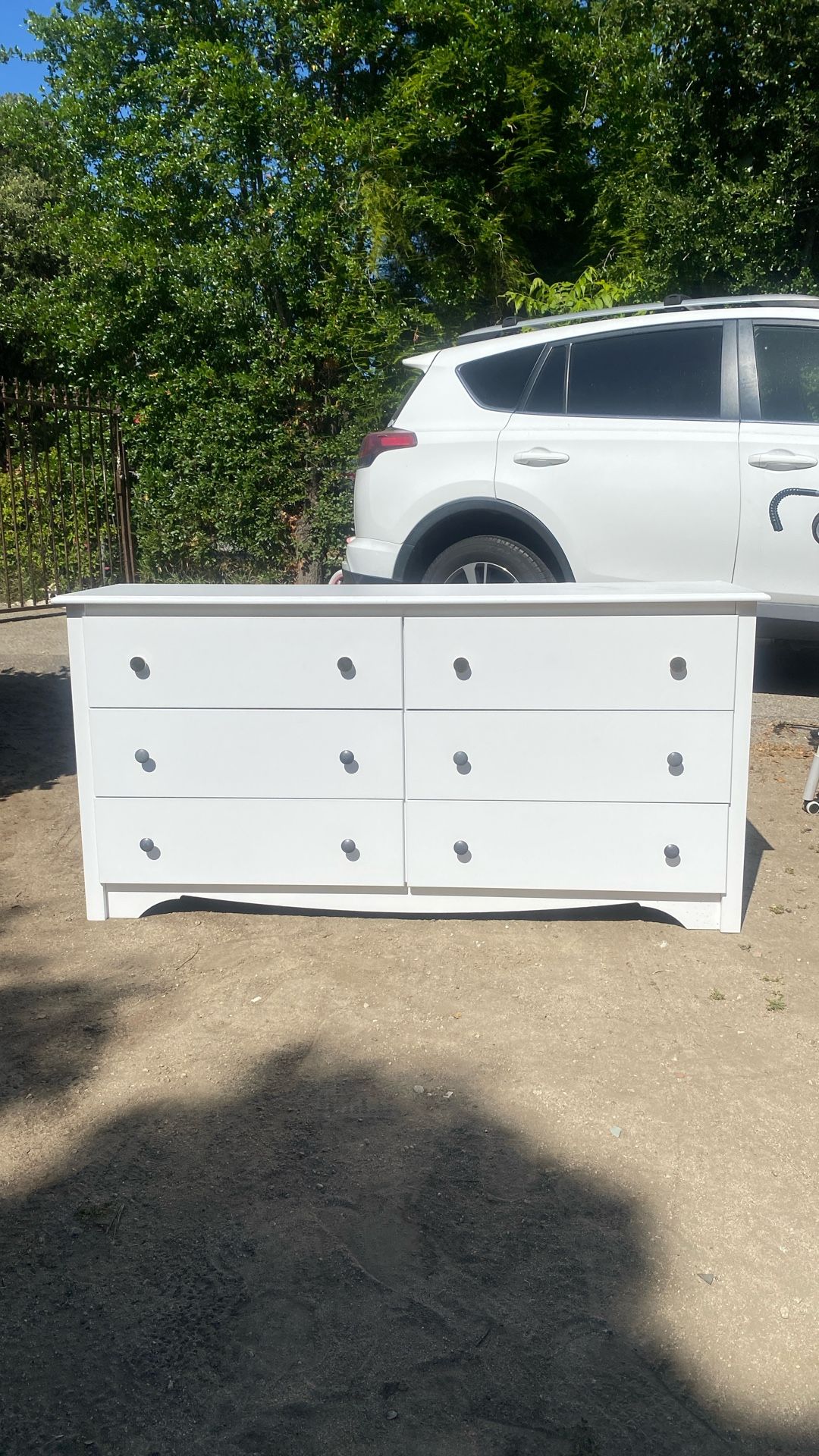 White Dressers Six Drawers Working Perfect Great Condition Beautiful Style Very Clean