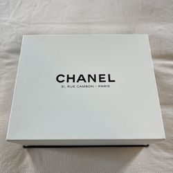 Chanel Small Hobo Bag/ Chanel 22
