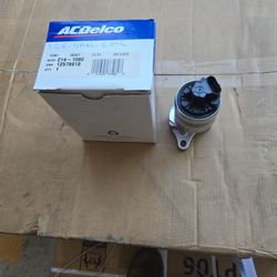 EGR Valve Fits Many GM Vehicles New OEM discontinued Part 4.3 V6 5.0 5.7 V8