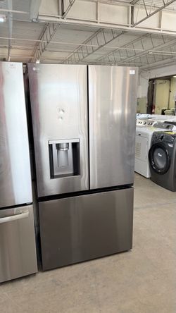LG French Door Refrigerator with Ice and Water Dispenser