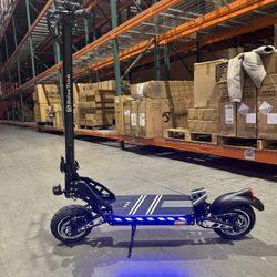 Dual-motor high-speed electric scooter