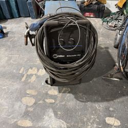 Miller 252 Mig Welder Machine 
