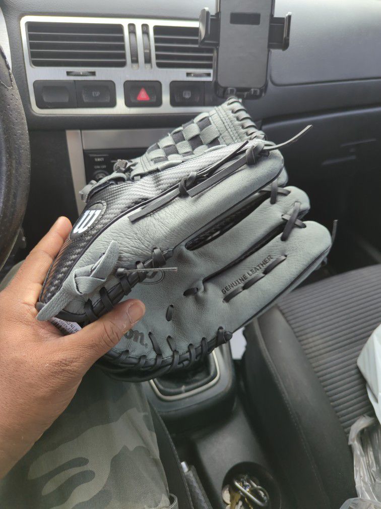 Baseball/Softball Glove NEW