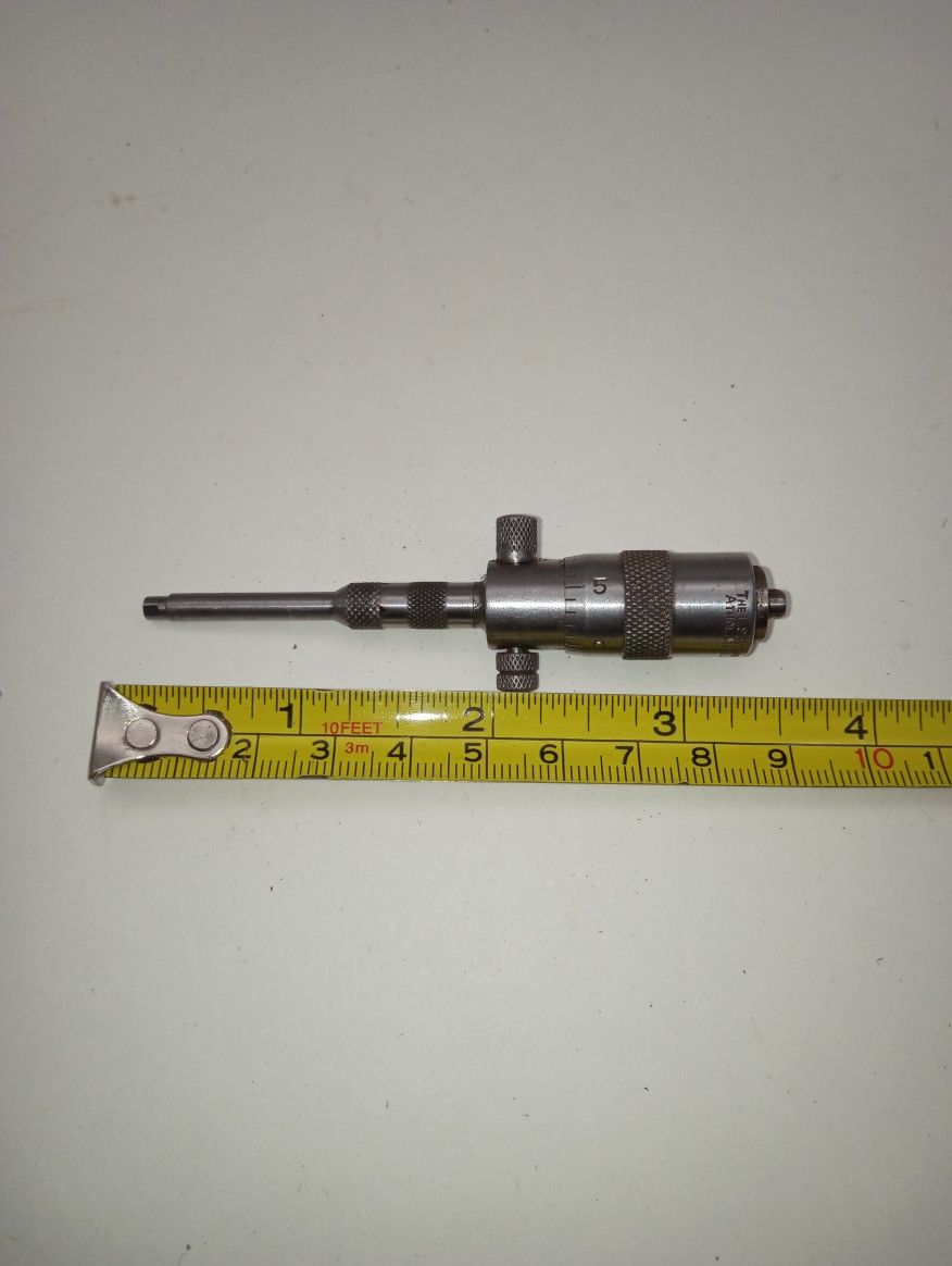 The l.s. starrett co.
Gage