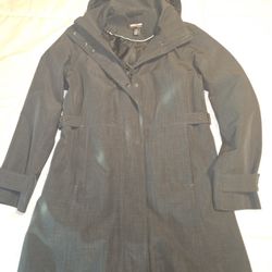 Women's Size Small Kirkland Raincoat/ Jacket.  Like New. 