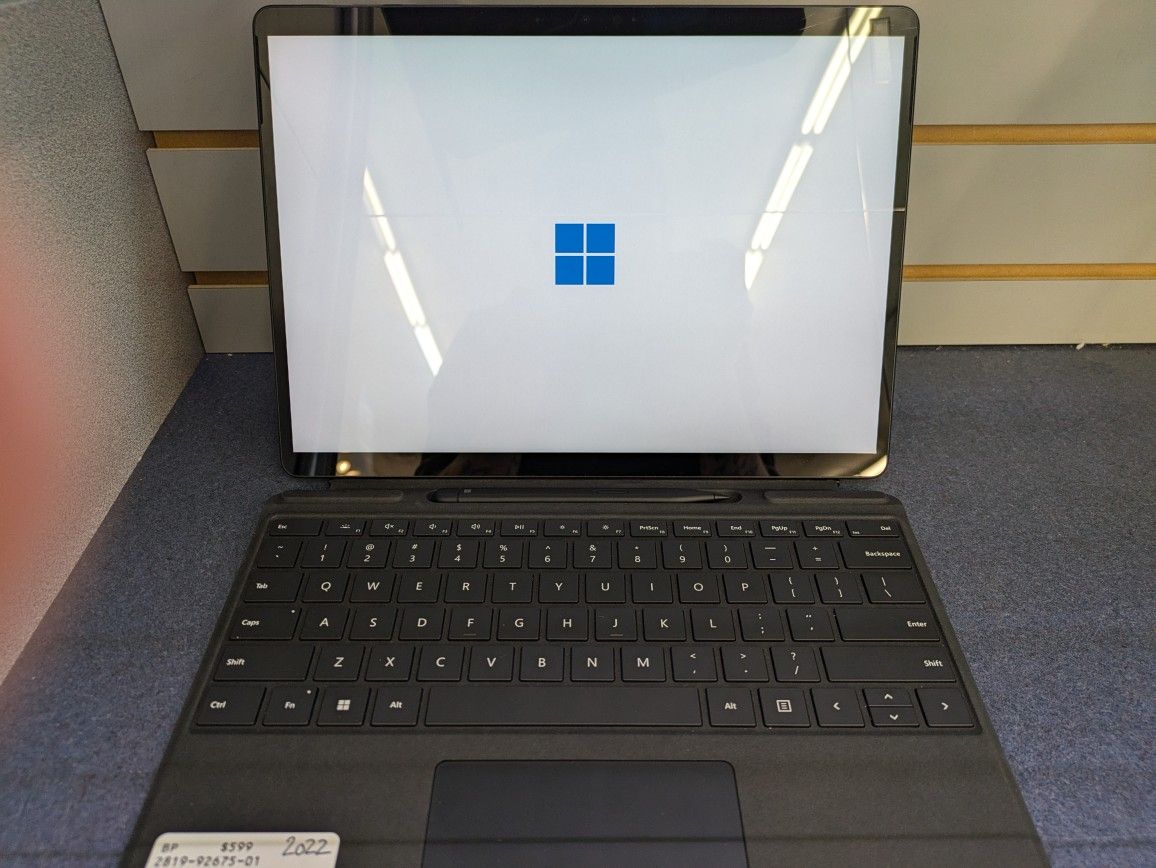 Surface Pro 9 W Pen And Mouse And Keyboard