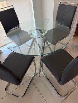 Brand new Table set