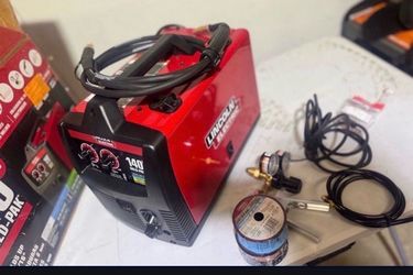 Lincoln 140 Mig welder NEW