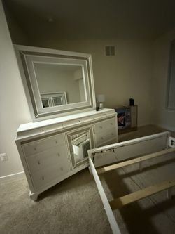 Modern White LED Bedroom Set – Queen Bed + Dresser w/ Mirror + Nightstand 